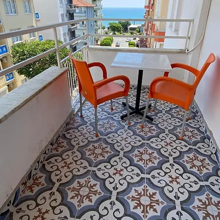 Maldives ألانيا