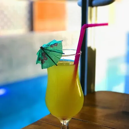 Maldives * ألانيا