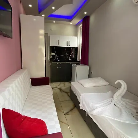 Maldives * ألانيا